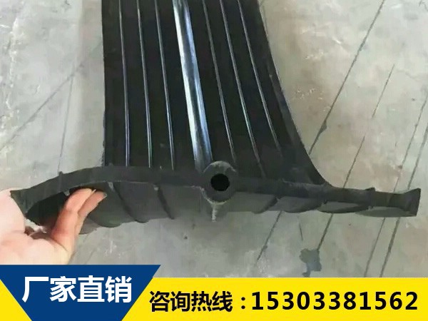 橡膠止水帶何種情況下會發生體積膨脹？