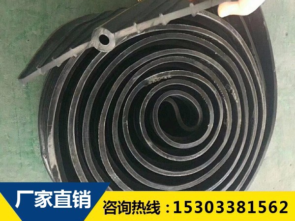 橡膠止水帶耐磨性和抗撕裂性很強為何還會斷裂
