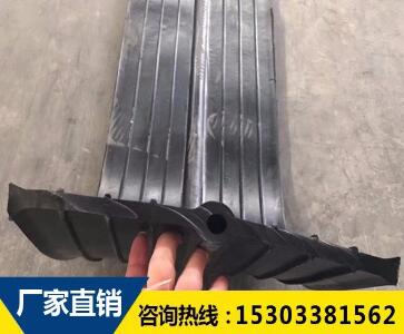 為什么要在橡膠止水帶設(shè)有安裝孔？