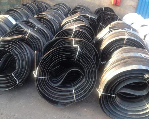 中孔鋼邊橡膠止水帶